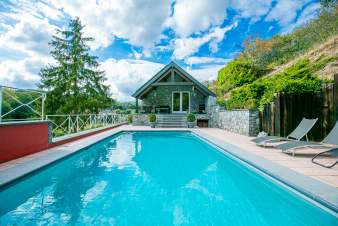 Cottage Maredsous 12 Pers. Ardennen Schwimmbad Wellness