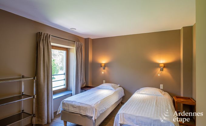 Ger�umiges Ferienhaus in Maredsous f�r 18 Personen mit 6 Schlafzimmern, 5 Badezimmern, Pizzaofen und gro�em Privatgarten in der N�he von Dinant und Mettet