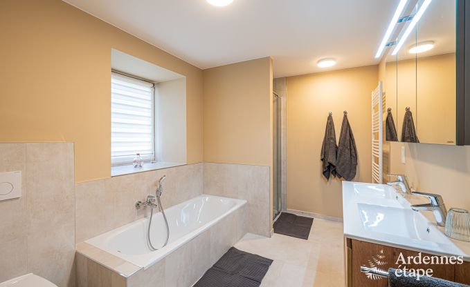 Rollstuhlgerechtes Ferienhaus in Martelange fr 9 Personen mit Privatgarten