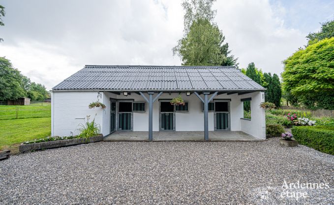 Authentisches Ferienhaus fr 15 Personen mit Pferdeboxen in Mettet, Ardennen