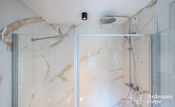 Luxurise Villa in Nassogne mit Jacuzzi, 6 Schlafzimmern und 6 Badezimmern