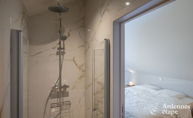 Luxurise Villa in Nassogne mit Jacuzzi, 6 Schlafzimmern und 6 Badezimmern