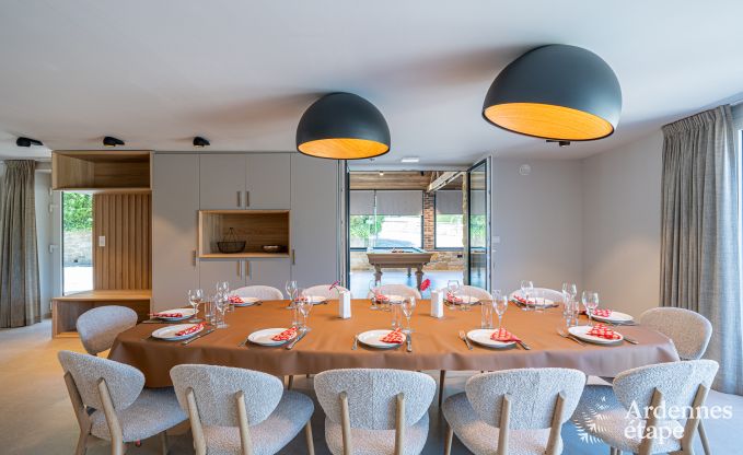 Luxurise Villa in Nassogne mit Jacuzzi, 6 Schlafzimmern und 6 Badezimmern