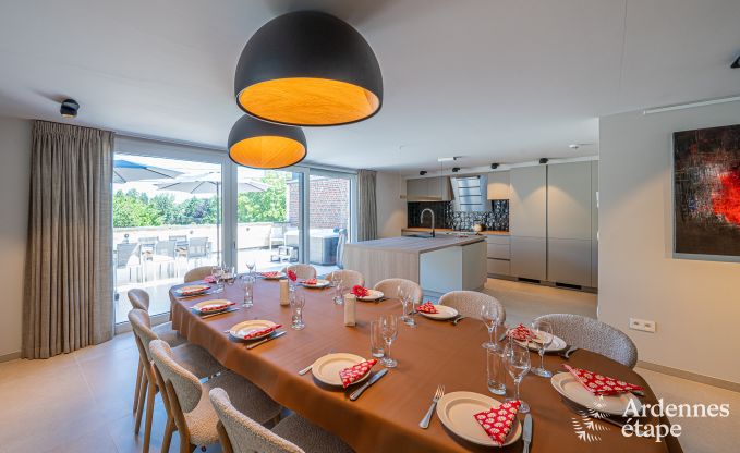 Luxurise Villa in Nassogne mit Jacuzzi, 6 Schlafzimmern und 6 Badezimmern