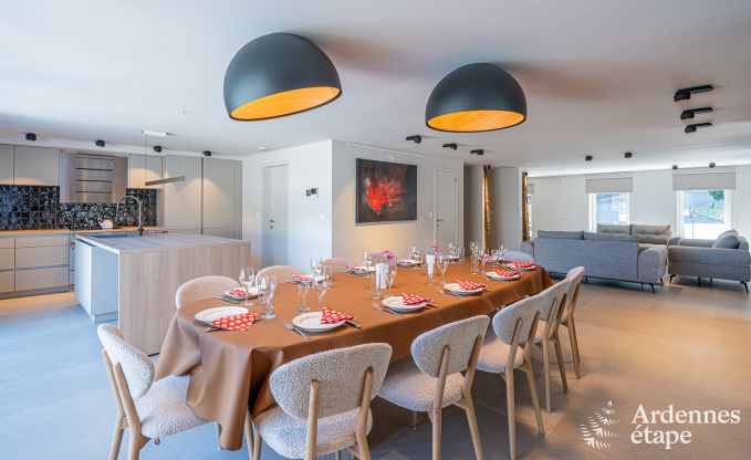 Luxurise Villa in Nassogne mit Jacuzzi, 6 Schlafzimmern und 6 Badezimmern