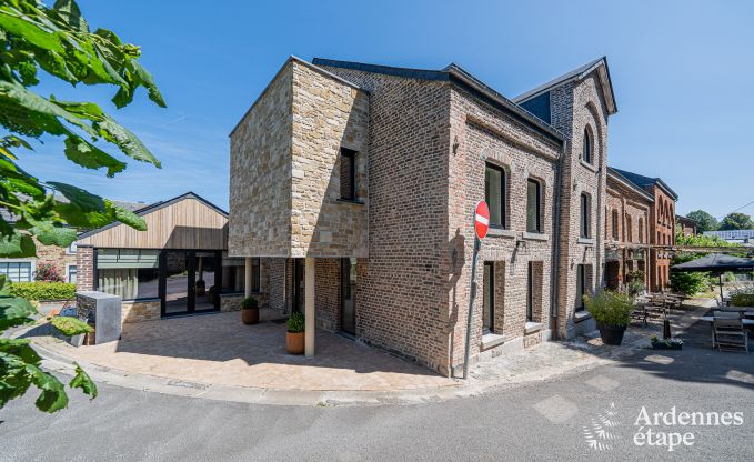 Luxurise Villa in Nassogne mit Jacuzzi, 6 Schlafzimmern und 6 Badezimmern