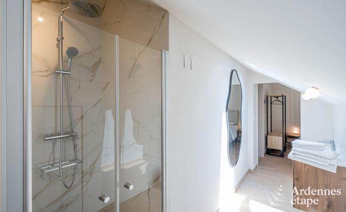 Luxurise Villa in Nassogne mit Jacuzzi, 6 Schlafzimmern und 6 Badezimmern