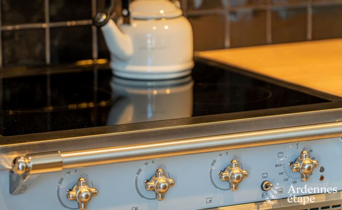 Luxurise Villa in Nassogne mit Jacuzzi, 6 Schlafzimmern und 6 Badezimmern