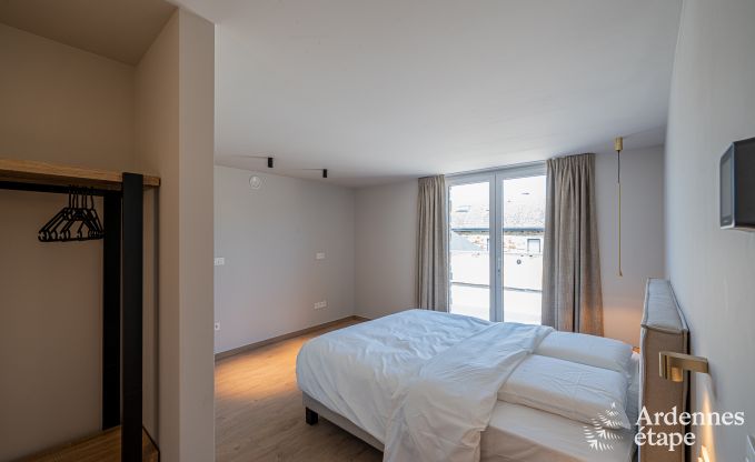 Luxurise Villa in Nassogne mit Jacuzzi, 6 Schlafzimmern und 6 Badezimmern