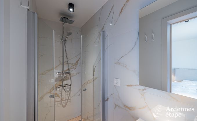 Luxurise Villa in Nassogne mit Jacuzzi, 6 Schlafzimmern und 6 Badezimmern