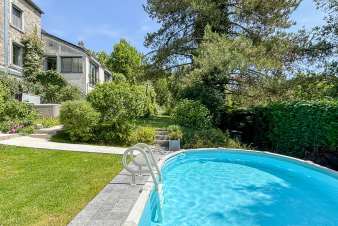 Mit Charme Aufenthalt in Onhaye mit Pool, Jacuzzi und Sauna fr 14 Personen in der Nhe von Dinant