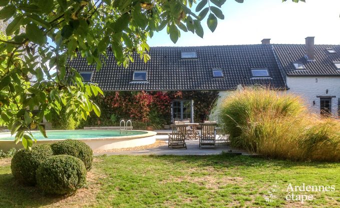 Gemütliches Ferienhaus nur für 4 Erwachsene in Oteppe mit Innenschwimmbad