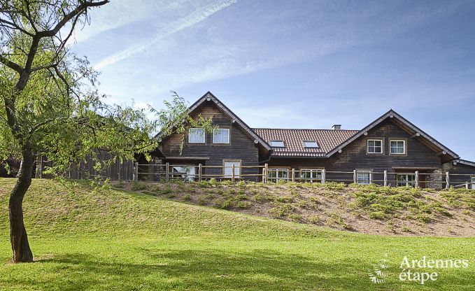 Gerumiges Chalet in Ovifat, Ardennen, 16 Personen, 8 Schlafzimmer, 3 Badezimmer, Sauna, Billard, Garten mit privater Terrasse