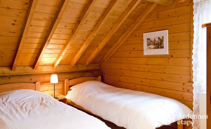 Gerumiges Chalet in Ovifat, Ardennen, 16 Personen, 8 Schlafzimmer, 3 Badezimmer, Sauna, Billard, Garten mit privater Terrasse