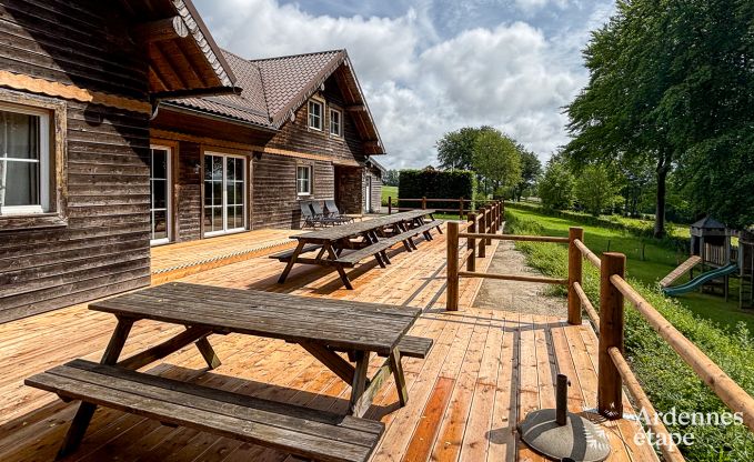 Gerumiges Chalet in Ovifat, Ardennen, 16 Personen, 8 Schlafzimmer, 3 Badezimmer, Sauna, Billard, Garten mit privater Terrasse