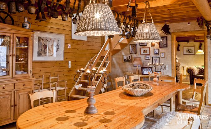Gerumiges Chalet in Ovifat, Ardennen, 16 Personen, 8 Schlafzimmer, 3 Badezimmer, Sauna, Billard, Garten mit privater Terrasse