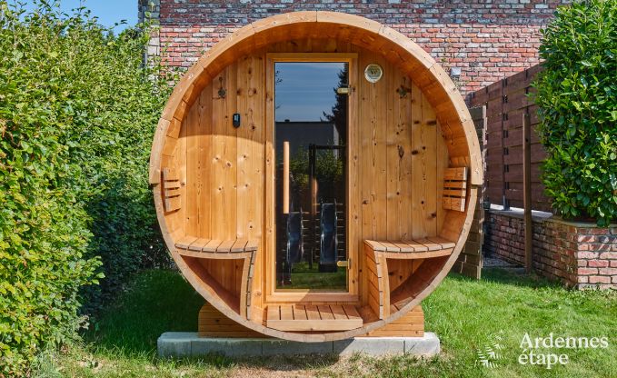 Ger�umiges und modernes Ferienhaus aus Naturstein in Ovifat, Hohes Venn