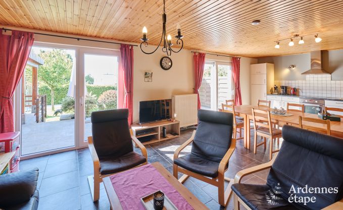 Ger�umiges und modernes Ferienhaus aus Naturstein in Ovifat, Hohes Venn