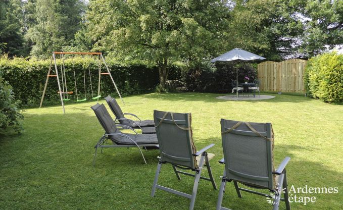 Einladendes Ferienhaus mit Garten für 4 Personen in Ovifat