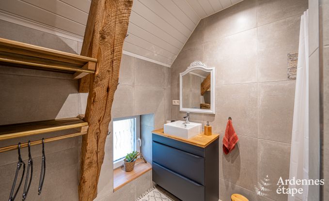 Gem�tliches Ferienhaus in Paliseul mit Whirlpool, geeignet f�r Gruppen und Familien, umgeben von Natur