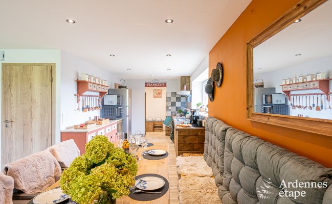 Gem�tliches Ferienhaus in Paliseul mit Whirlpool, geeignet f�r Gruppen und Familien, umgeben von Natur