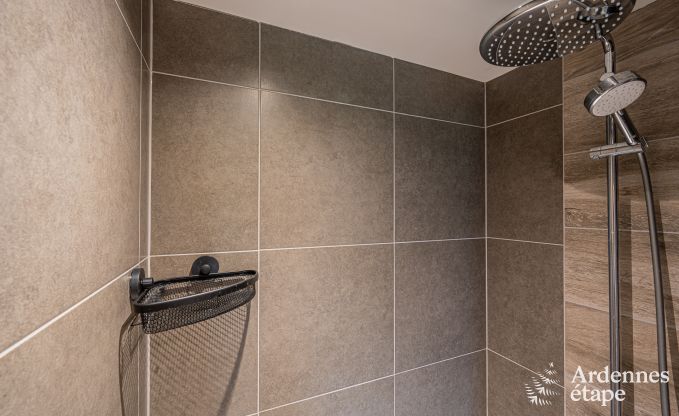 Gem�tliches Ferienhaus in Paliseul mit Whirlpool, geeignet f�r Gruppen und Familien, umgeben von Natur