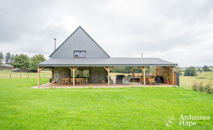 Gem�tliches Ferienhaus in Paliseul mit Whirlpool, geeignet f�r Gruppen und Familien, umgeben von Natur