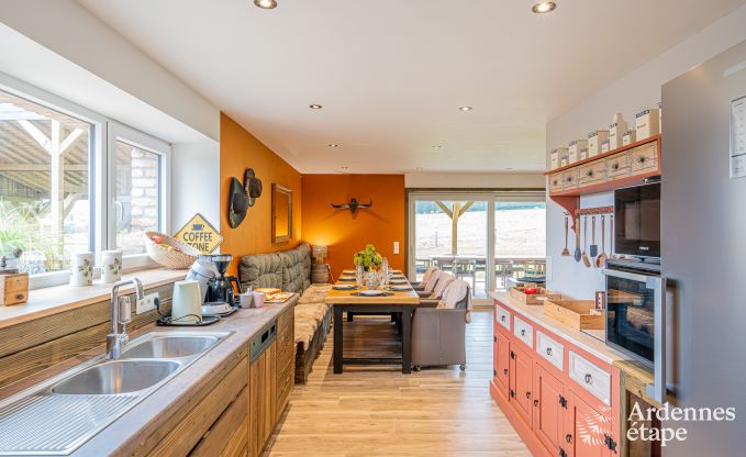 Gem�tliches Ferienhaus in Paliseul mit Whirlpool, geeignet f�r Gruppen und Familien, umgeben von Natur