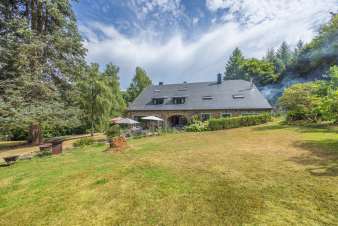 Gerumiges Cottage in Redu, Ardennen, 7 Schlafzimmer, 15 Personen, Nordisches Bad, Auenspiele, Entspannung