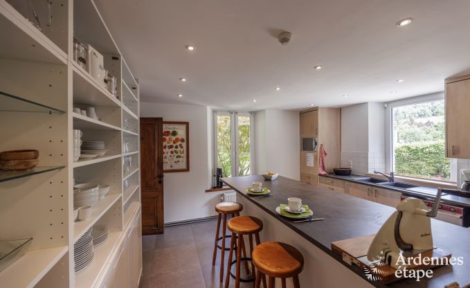 Ferienhaus in Redu, Ardennen, 7 Schlafzimmer, 6 Badezimmer, 15 Personen, nordisches Bad, Billard, privater Garten, Terrasse, Ladestation f�r Elektroautos
