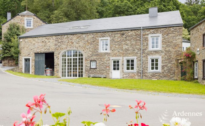 Ferienhaus mit Garten, Grill und Kamin in Redu, Ardennen