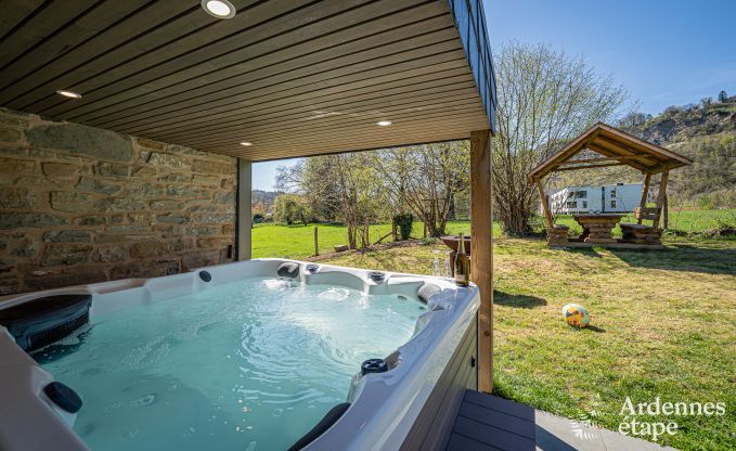 Gem�tliches Ferienhaus in Remouchamps: 8 Personen, Whirlpool, privater Garten, bei C�te de la Redoute