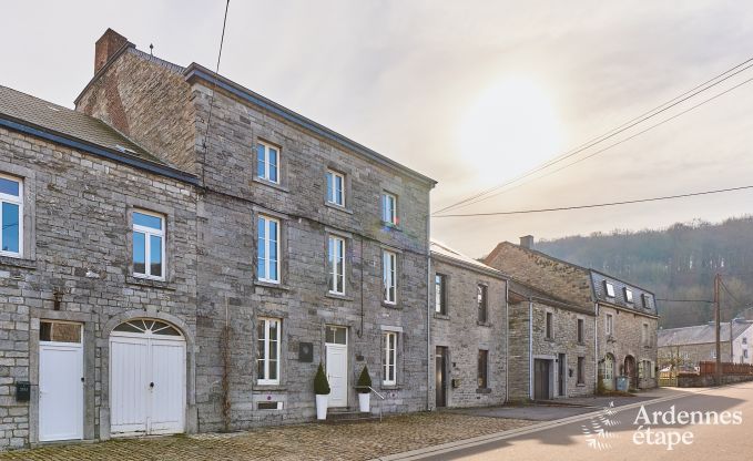 Sehr gepflegtes und charmantes Ferienhaus f�r 8 Personen in Tellin, nahe Rochefort