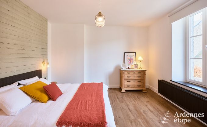 Sehr gepflegtes und charmantes Ferienhaus f�r 8 Personen in Tellin, nahe Rochefort