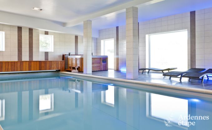 Barrierefreie Luxusvilla mit Schwimmbad für 48 Personen in Rochefort