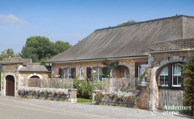 Charaktervolles 4-Sterne-Ferienhaus mit Schwimmbad in Rochefort