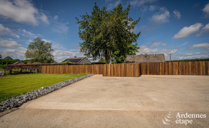 Luxus in Rochehaut: Ger�umige Unterkunft f�r 14 Personen mit Innen pool und Herrliche Aussicht