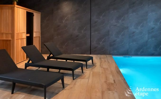 Luxus in Rochehaut: Ger�umige Unterkunft f�r 14 Personen mit Innen pool und Herrliche Aussicht