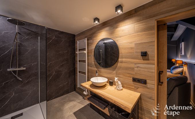 Luxus in Rochehaut: Ger�umige Unterkunft f�r 14 Personen mit Innen pool und Herrliche Aussicht