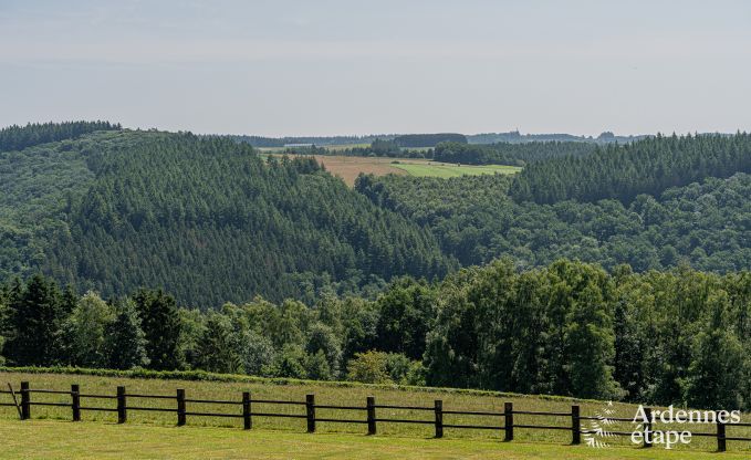 Luxus in Rochehaut: Ger�umige Unterkunft f�r 14 Personen mit Innen pool und Herrliche Aussicht