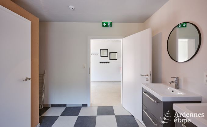 Ger�umiges Ferienhaus Saint-Vith f�r 23 Personen mit 6 Schlafzimmern, Sauna und gro�em Garten