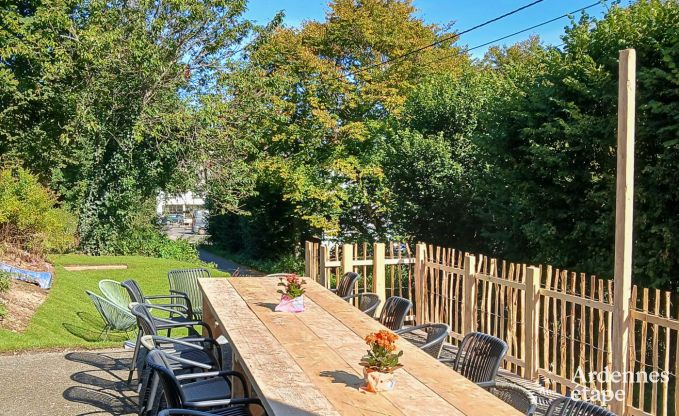 Ger�umiges Ferienhaus Saint-Vith f�r 23 Personen mit 6 Schlafzimmern, Sauna und gro�em Garten