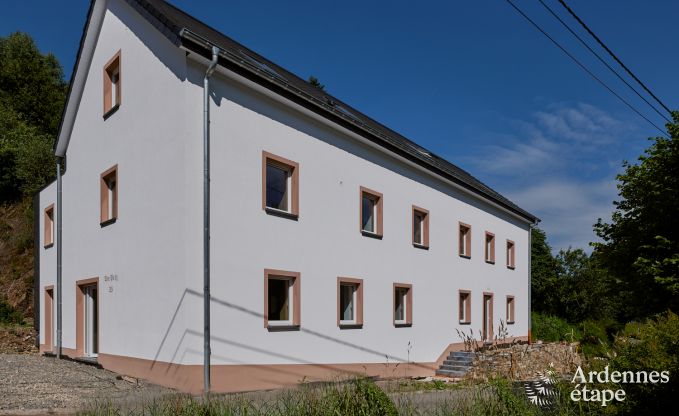 Ger�umiges Ferienhaus Saint-Vith f�r 23 Personen mit 6 Schlafzimmern, Sauna und gro�em Garten