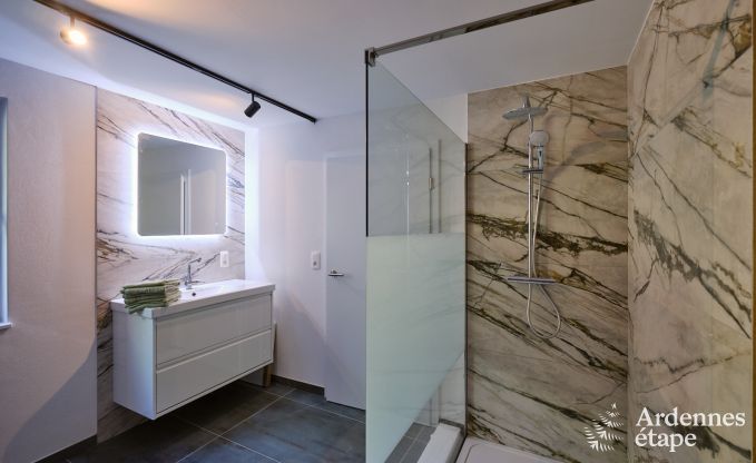 Ger�umiges Ferienhaus Saint-Vith f�r 23 Personen mit 6 Schlafzimmern, Sauna und gro�em Garten