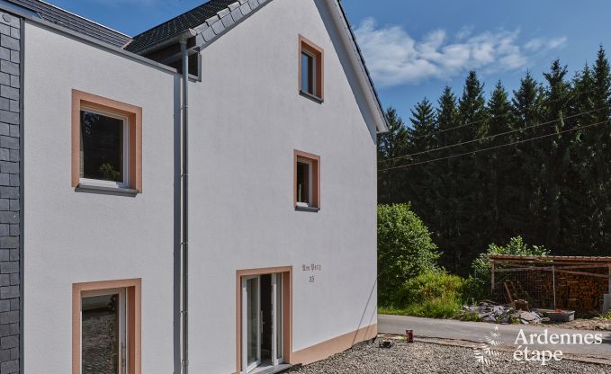 Ger�umiges Ferienhaus Saint-Vith f�r 23 Personen mit 6 Schlafzimmern, Sauna und gro�em Garten