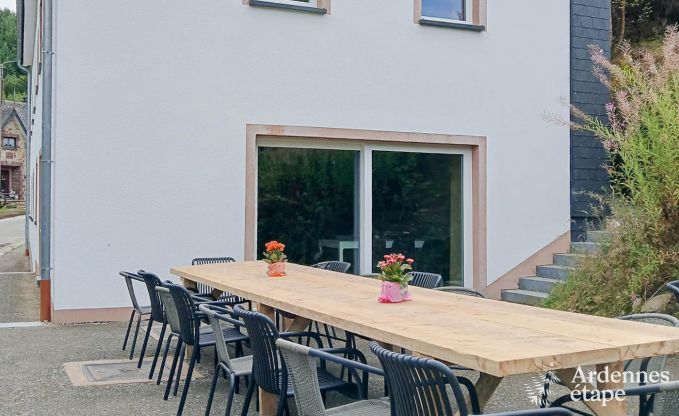 Ger�umiges Ferienhaus Saint-Vith f�r 23 Personen mit 6 Schlafzimmern, Sauna und gro�em Garten