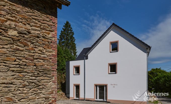 Ger�umiges Ferienhaus Saint-Vith f�r 23 Personen mit 6 Schlafzimmern, Sauna und gro�em Garten