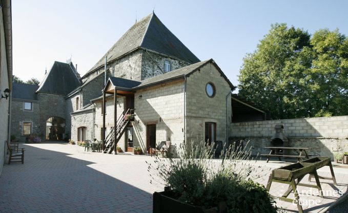 Eindrucksvolles Ferienhaus für 4 Personen in einem Schlossbauernhof in Sainte-Ode