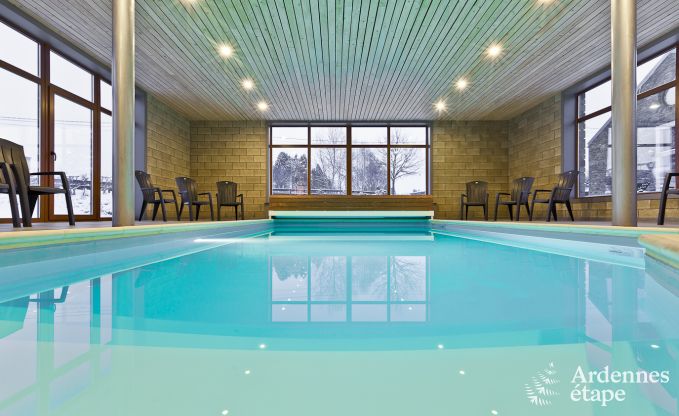 Komfortables Ferienhaus mit Pool in Sainte-Ode, Ardennen