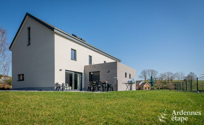 Luxurise und hundefreundliche Ferienwohnung mit Pool in Sainte-Ode, Ardennen